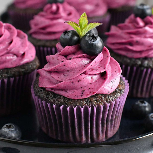 Blueberry Dream Cupcake – wild blueberry frosting